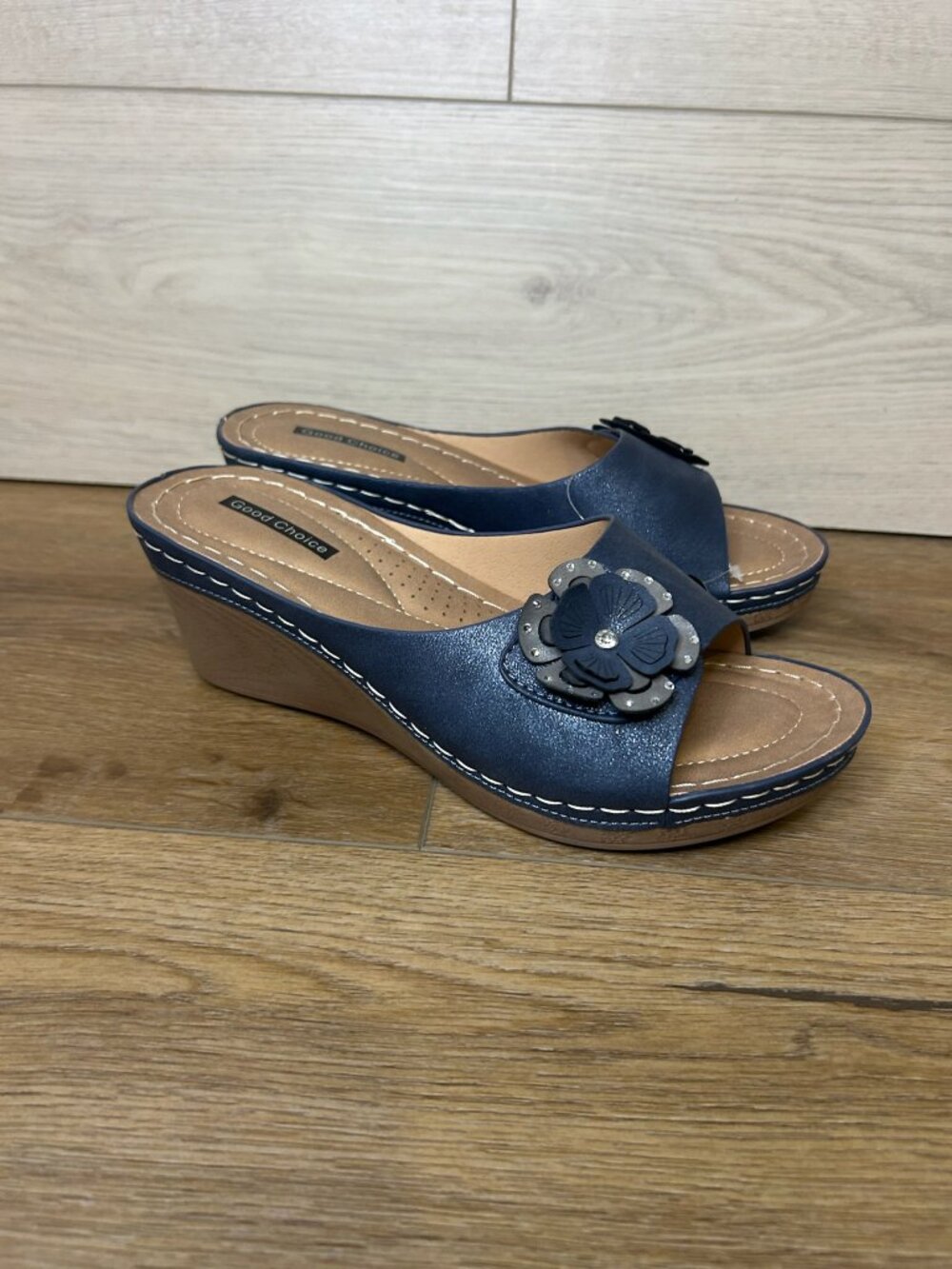 Good Choice Womens Navy Flower Naples Round Toe Wedge Slip On Heeled Sandal 7.5